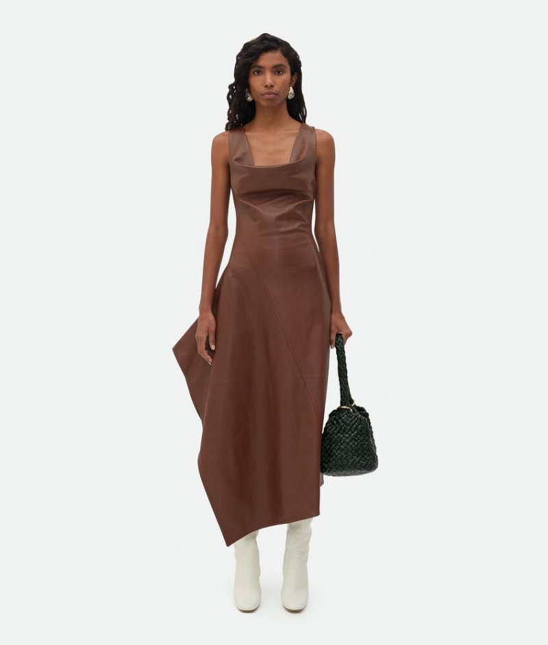 Bottega Veneta Asymmetric Midi Naisten Leather Tummanruskea | SN-BTGV594241