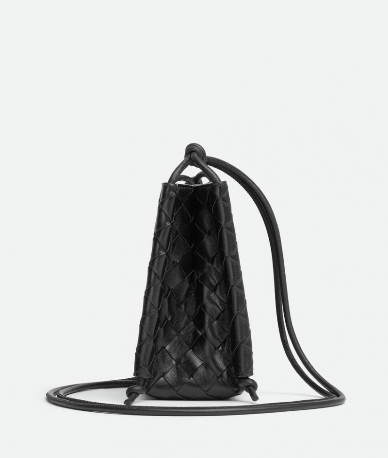 Bottega Veneta On Strap Naisten Pouches Mustat | SN-BTGV594430